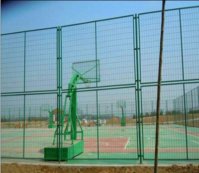籃球場地圍網